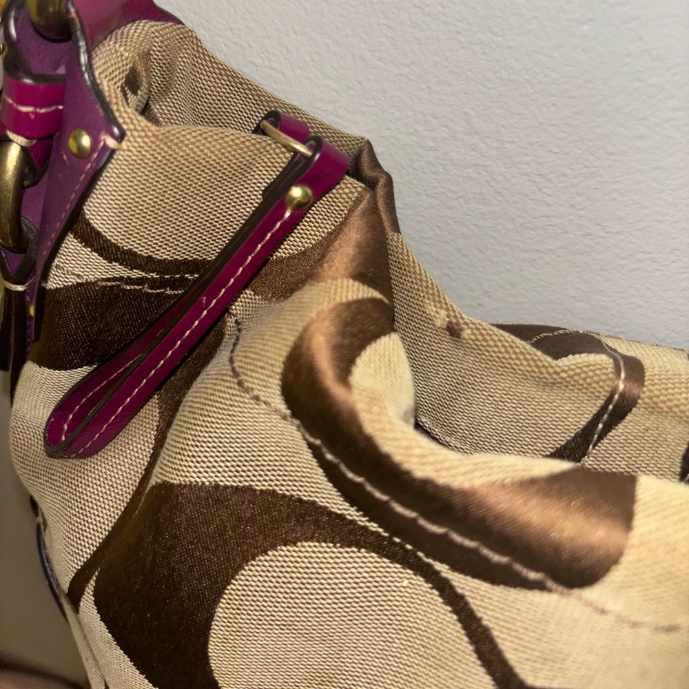 burgundy coach carly shoulder bag - Picture 7 of 7